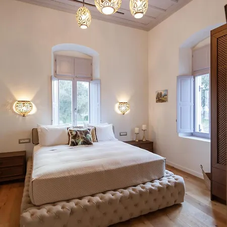 Aylin Executive Bed & Breakfast