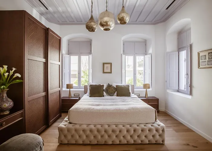 Aylin Executive Bed and Breakfast 4*