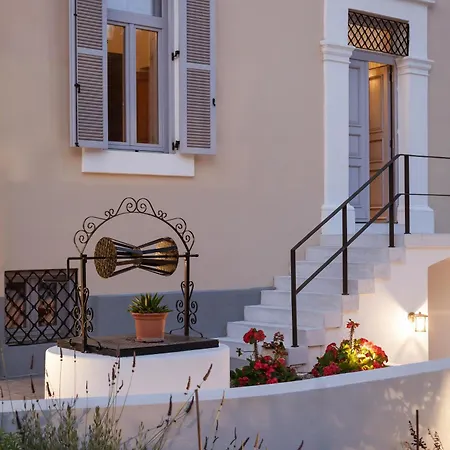 Aylin Executive Bed & Breakfast 4*